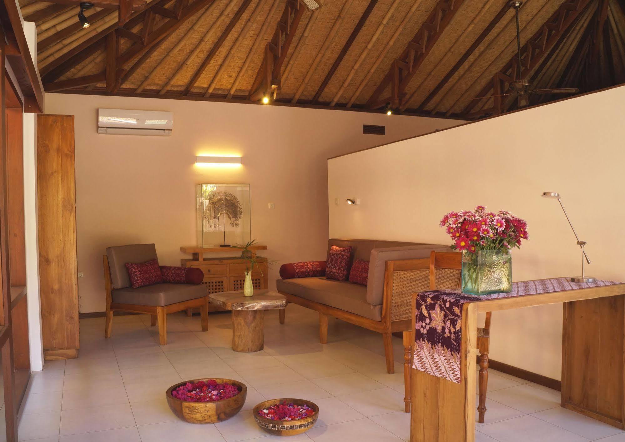 Cili Emas Oceanside Resort Tejakula Bagian luar foto