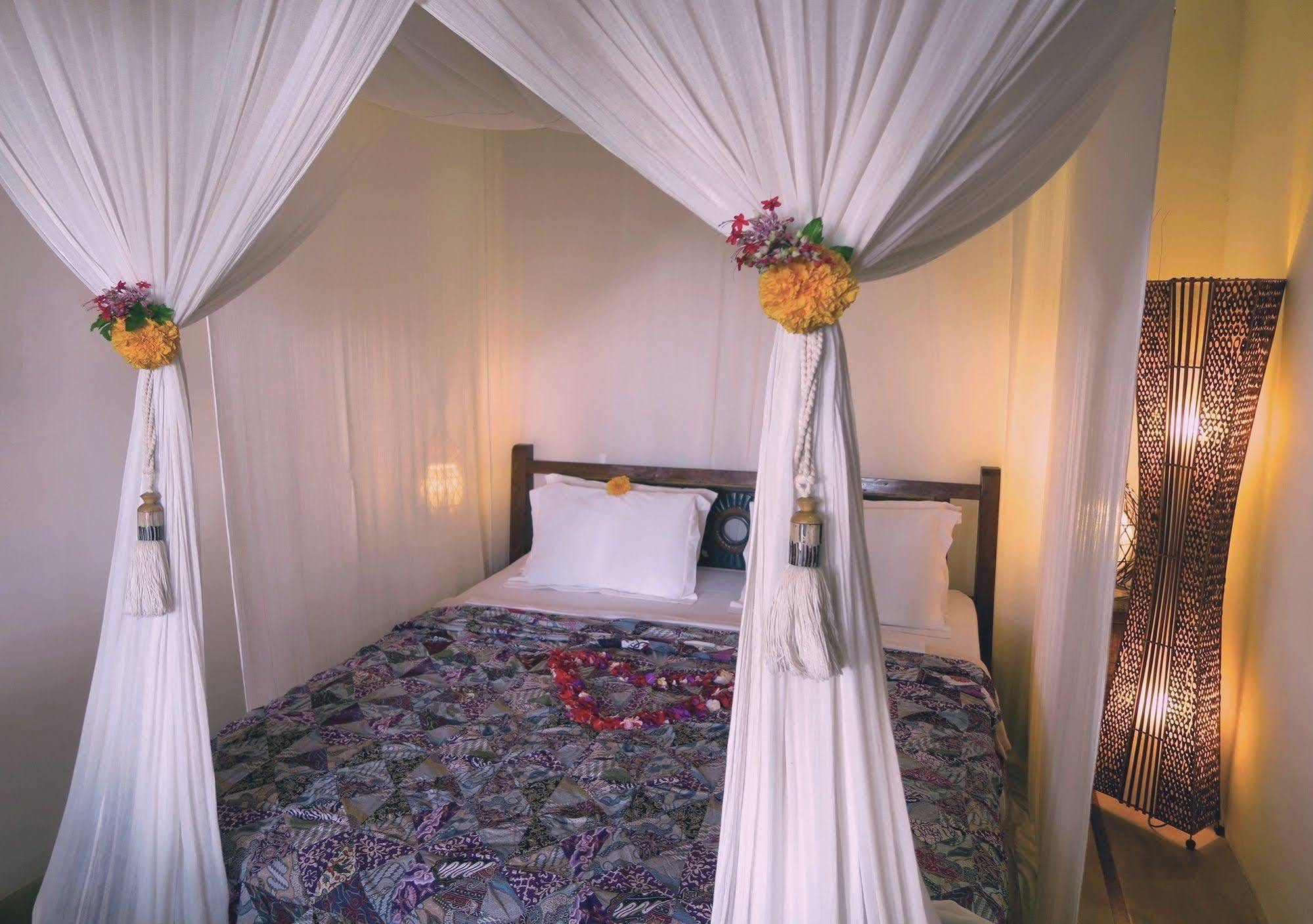 Cili Emas Oceanside Resort Tejakula Bagian luar foto