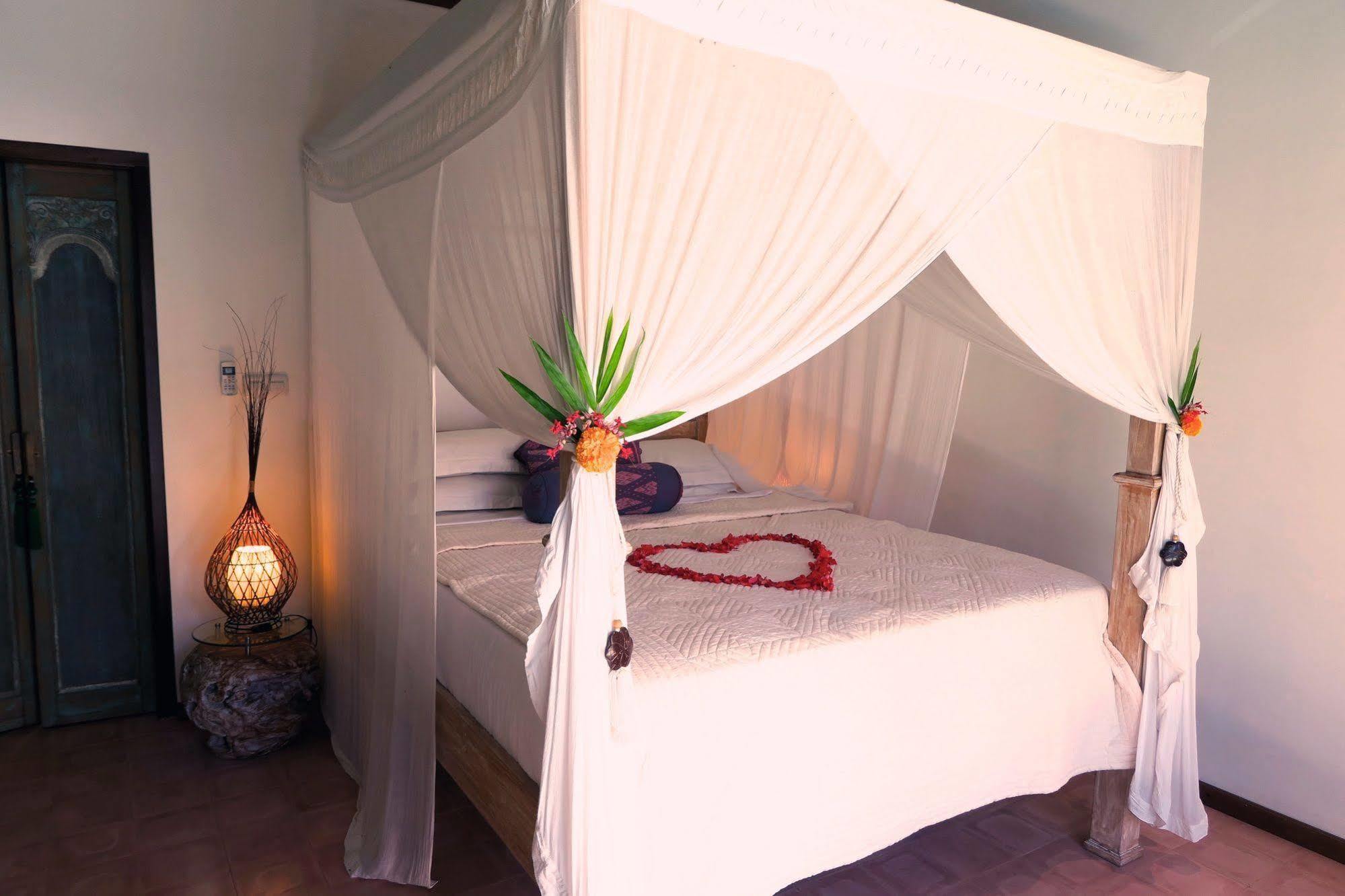 Cili Emas Oceanside Resort Tejakula Bagian luar foto